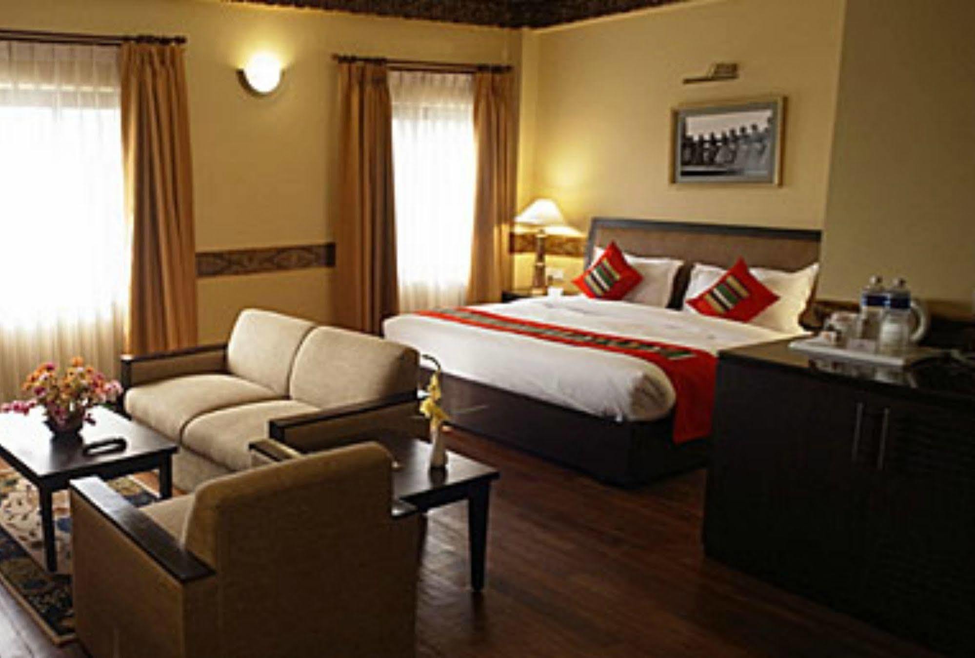 Hotel Tibet International Catmandu Exterior foto